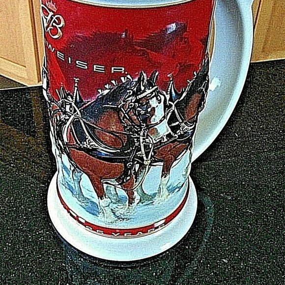 Anheuser-Busch Budweiser Stein Clydesdale Holiday Edition 25th Anniversary Large - Picture 3 of 16